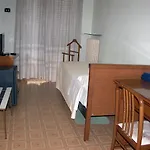 卡拉布雷西酒店