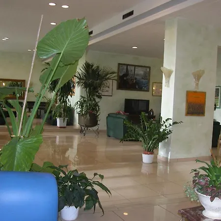 ホテル Calabresi 4*