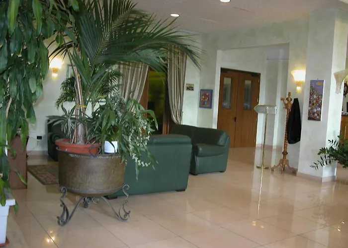 卡拉布雷西酒店 酒店 4*