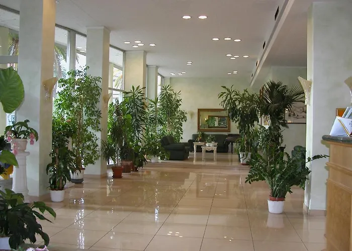 卡拉布雷西酒店 酒店