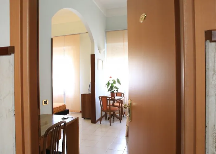 卡拉布雷西酒店