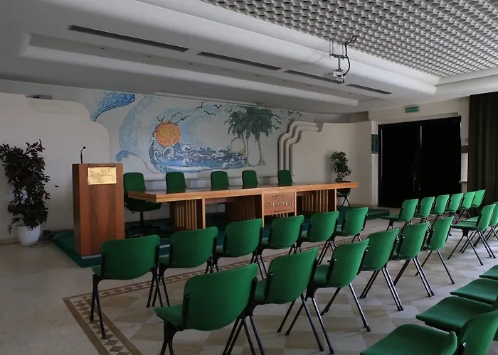 卡拉布雷西酒店 4*